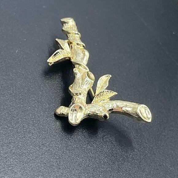 Sarah Cov Jewelry - Sarah Cov Vintage 1964 ABC Collection Gold
Tone Initial L‎ Bamboo Branch Brooch